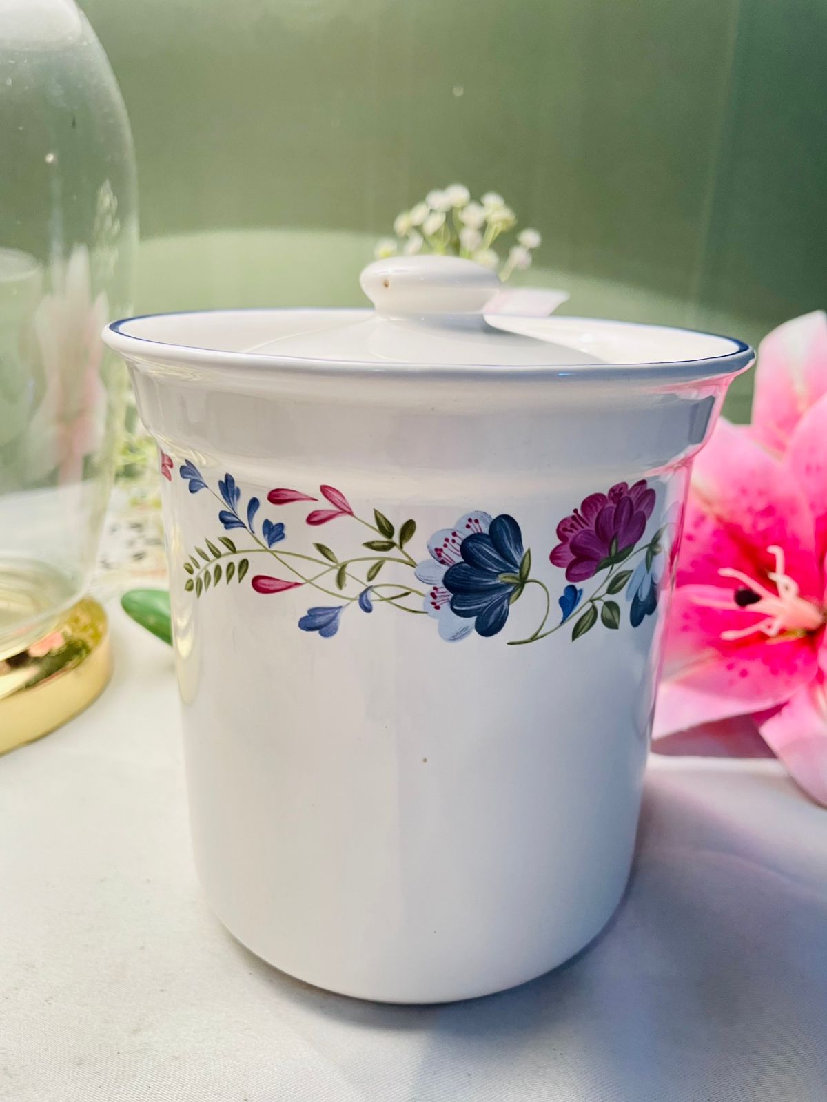Priory Tableware Floral Sugar Jar Oven-Safe 15 cm Airtight