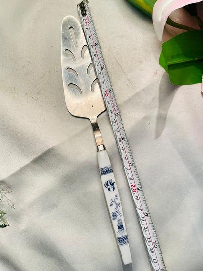 Vintage Blue & White Ceramic Handle Cake Server 27 cm