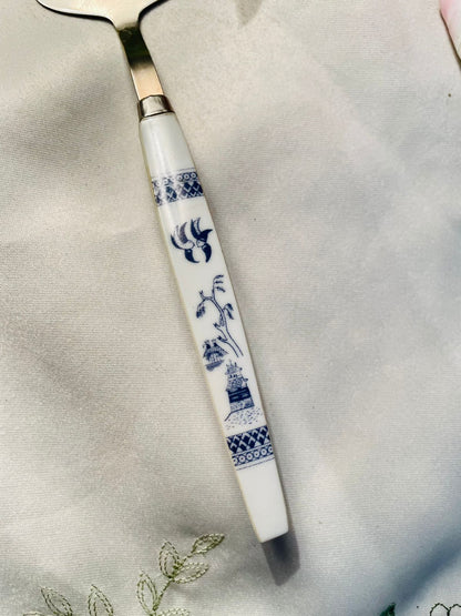 Vintage Blue & White Ceramic Handle Cake Server 27 cm