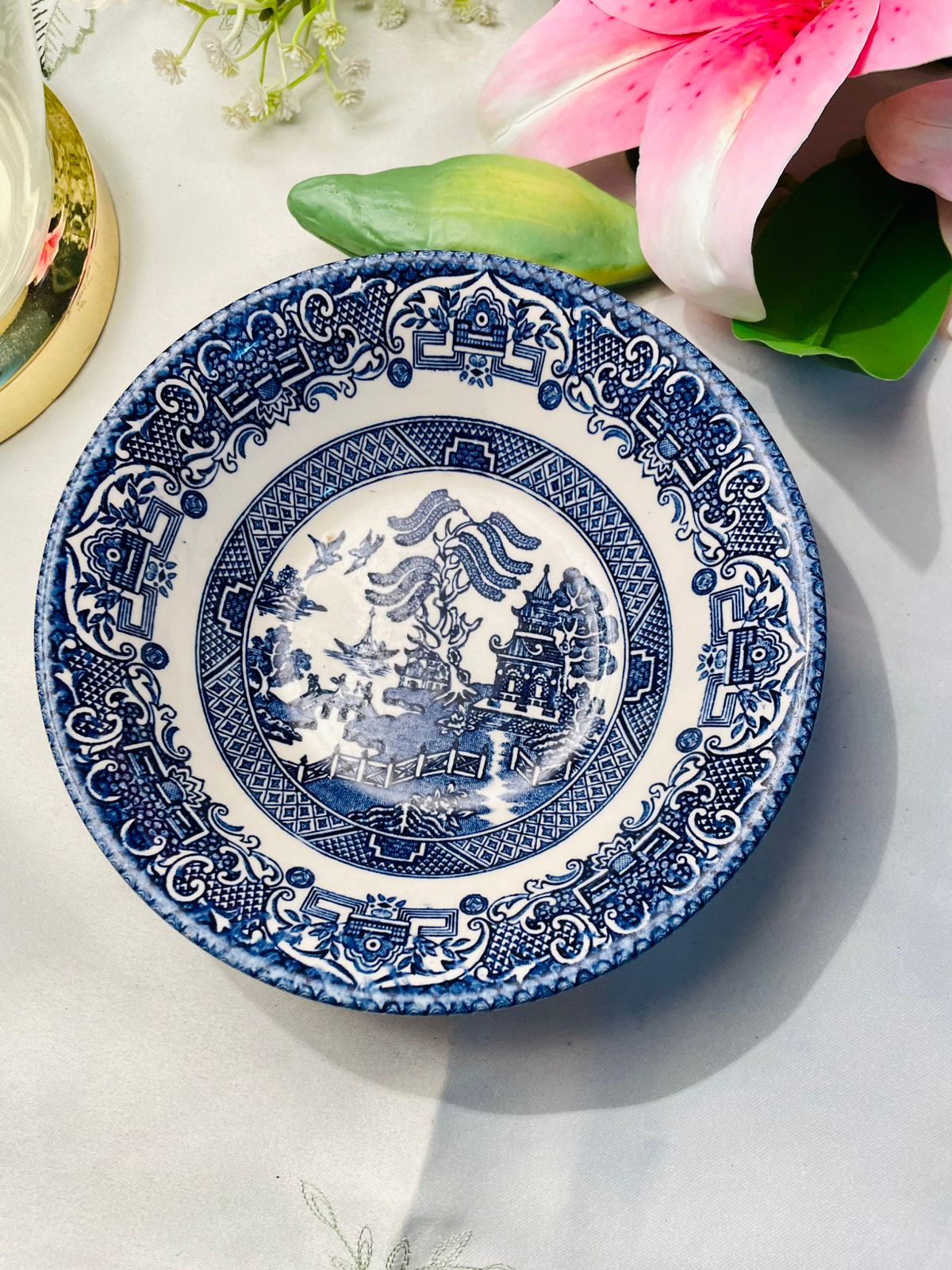 B&T England Blue & White Oriental Scenic Bowl 16 cm