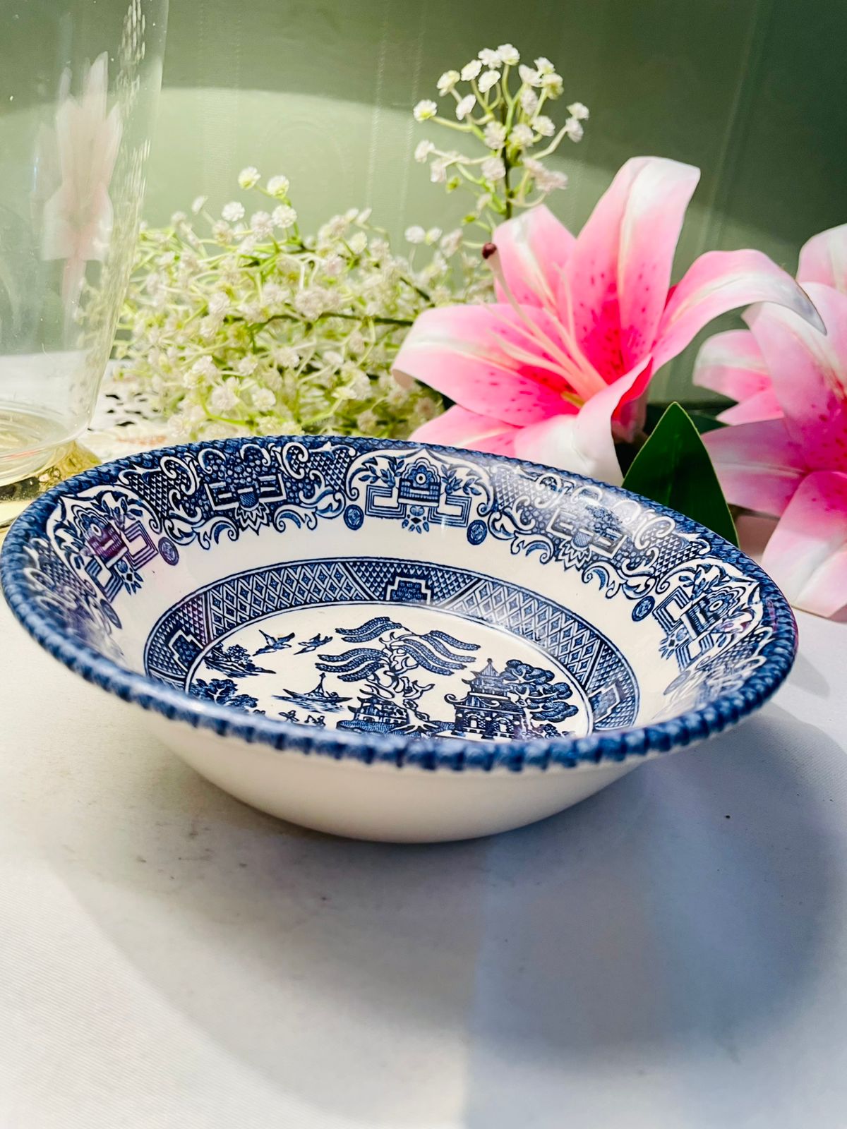 B&T England Blue & White Oriental Scenic Bowl 16 cm