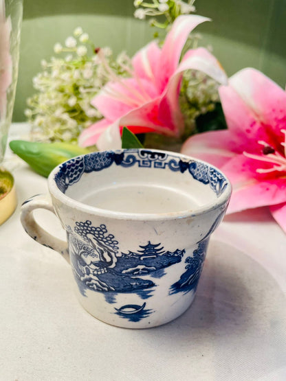 Vintage Blue & White Scenic Ceramic Mug Approx. 9 cm