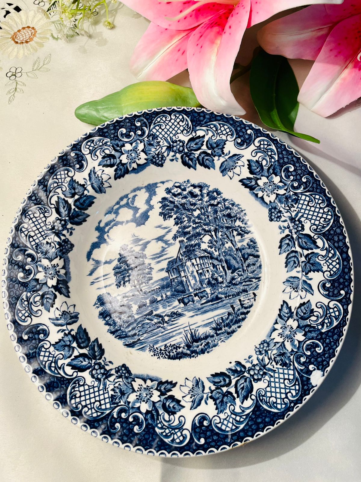 Barratts Elizabethan Blue & White Scenic Deep Plater  . 23 cm