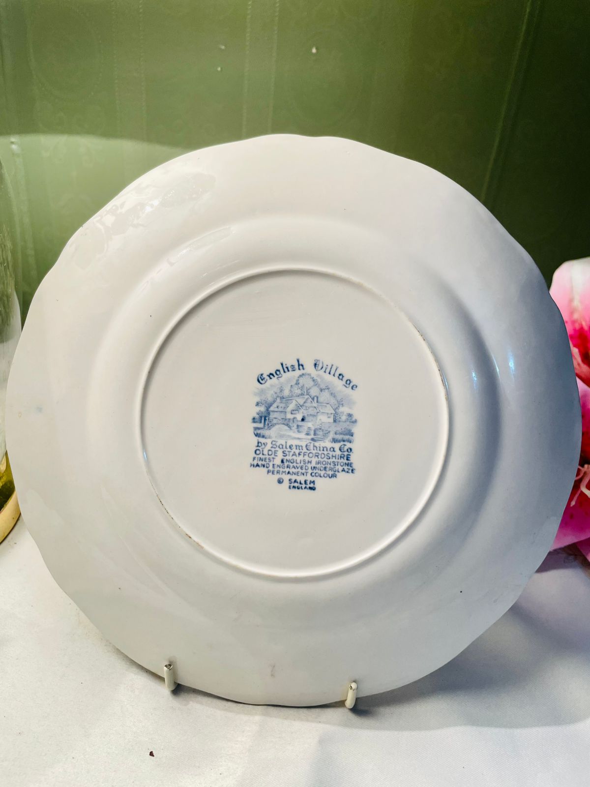 Salem English Village Blue & White Ironstone Decor Plate 24 cm