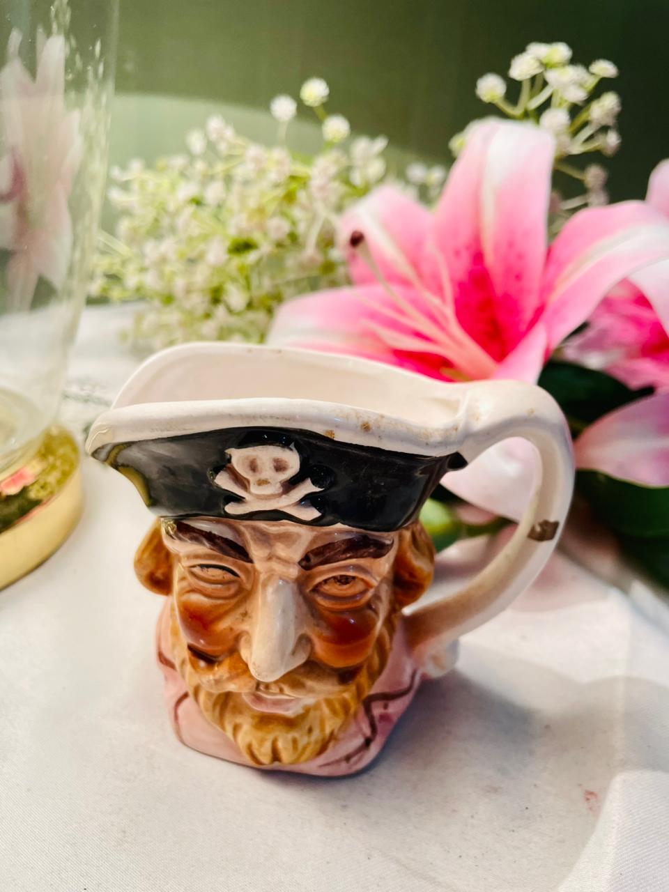Vintage Pirate Character Mug Skull & Crossbones 9cm