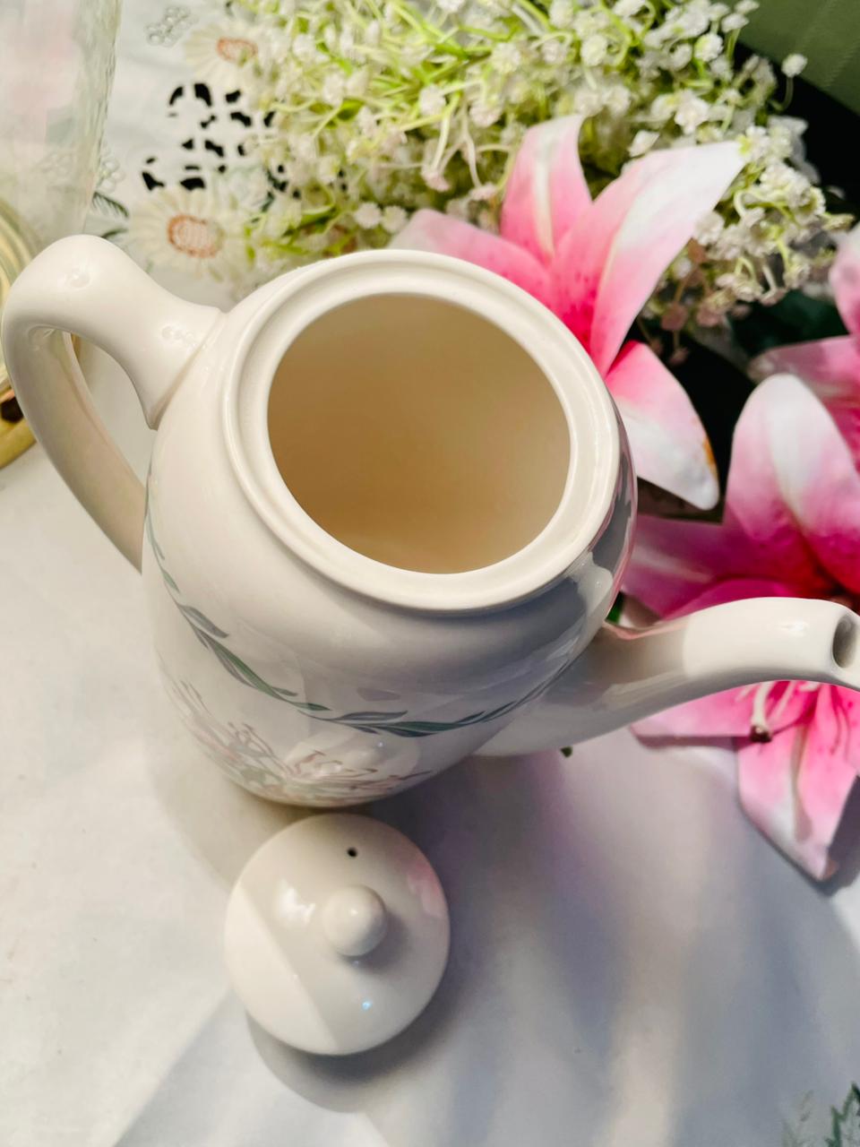 Vintage Royal Doulton Fairfield pattern floral TeaPot White with Leaf Border 21cm