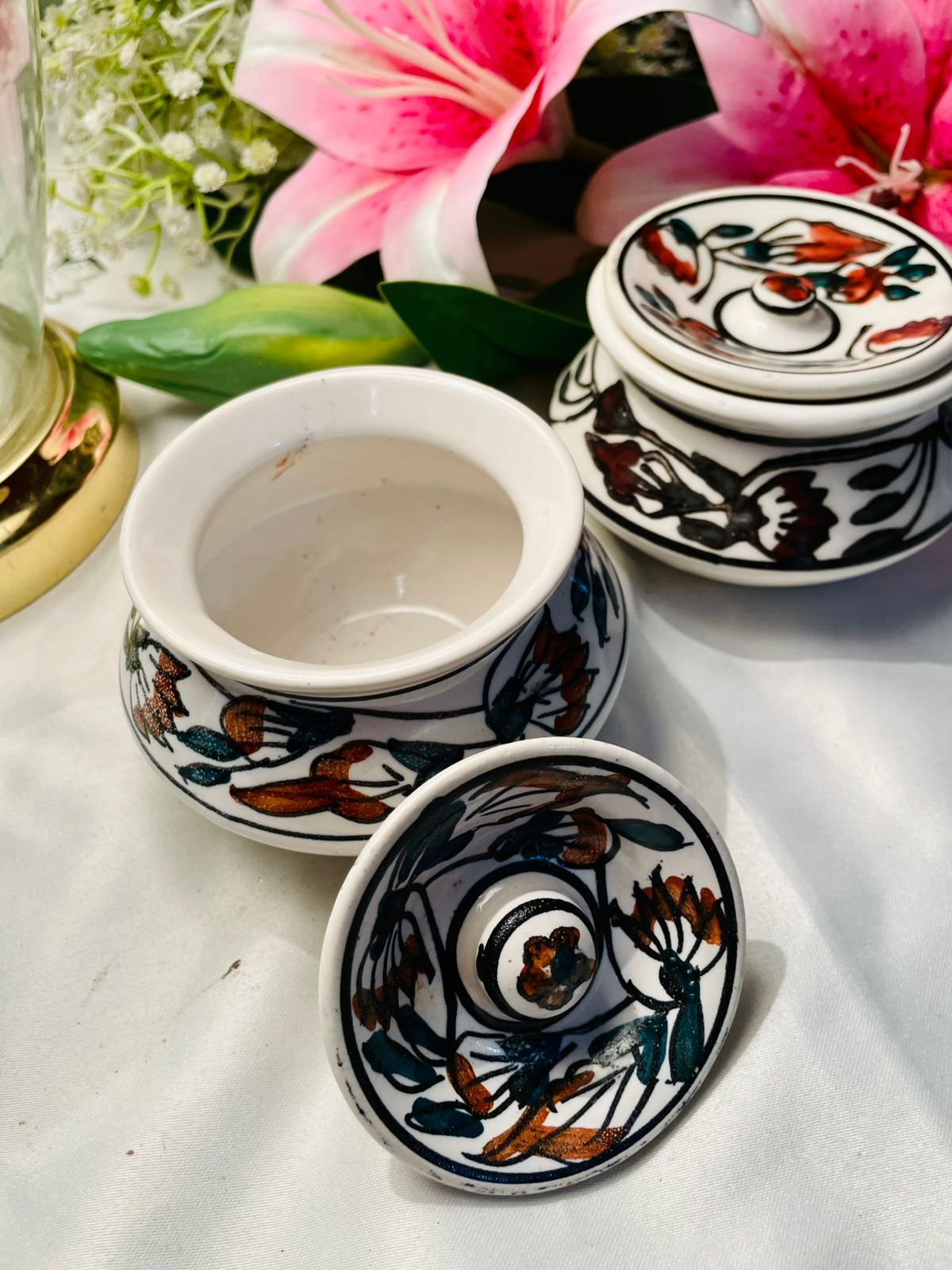 Hand Painted Floral Ceramic Lidded Pot Approx. 9 cm (Each)