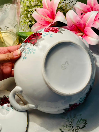 Lenox Red Rose Gold-Trim Lidded Serving Tureen – 26cm