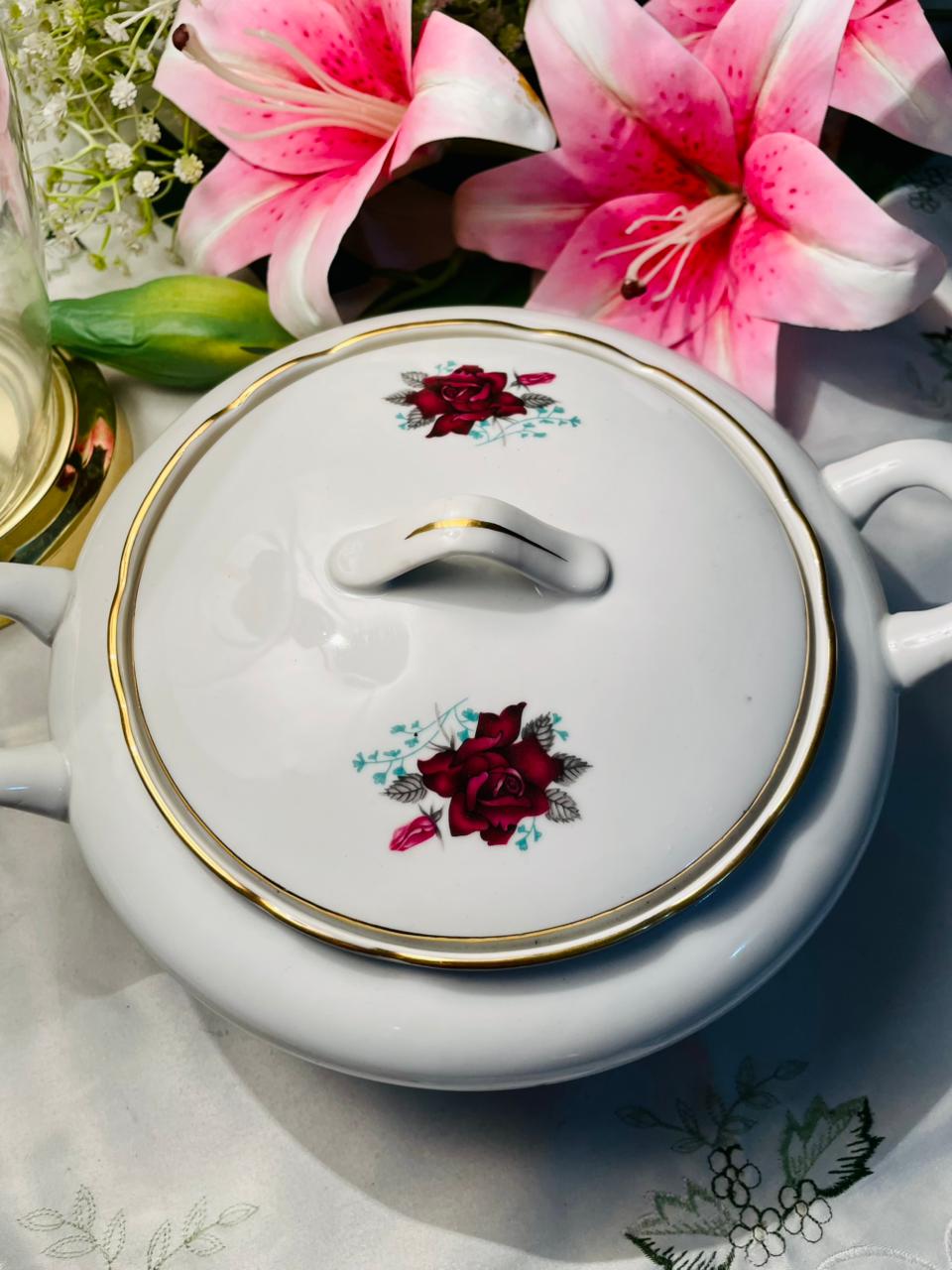 Lenox Red Rose Gold-Trim Lidded Serving Tureen – 26cm