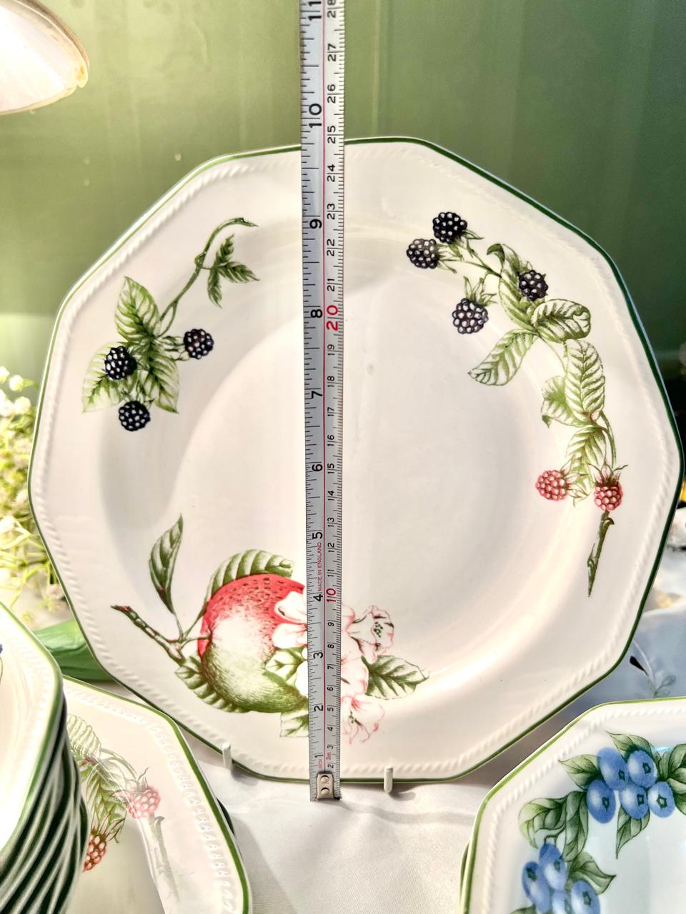 Churchill Chartwell Collection Fruit 18-Piece Dinner Set