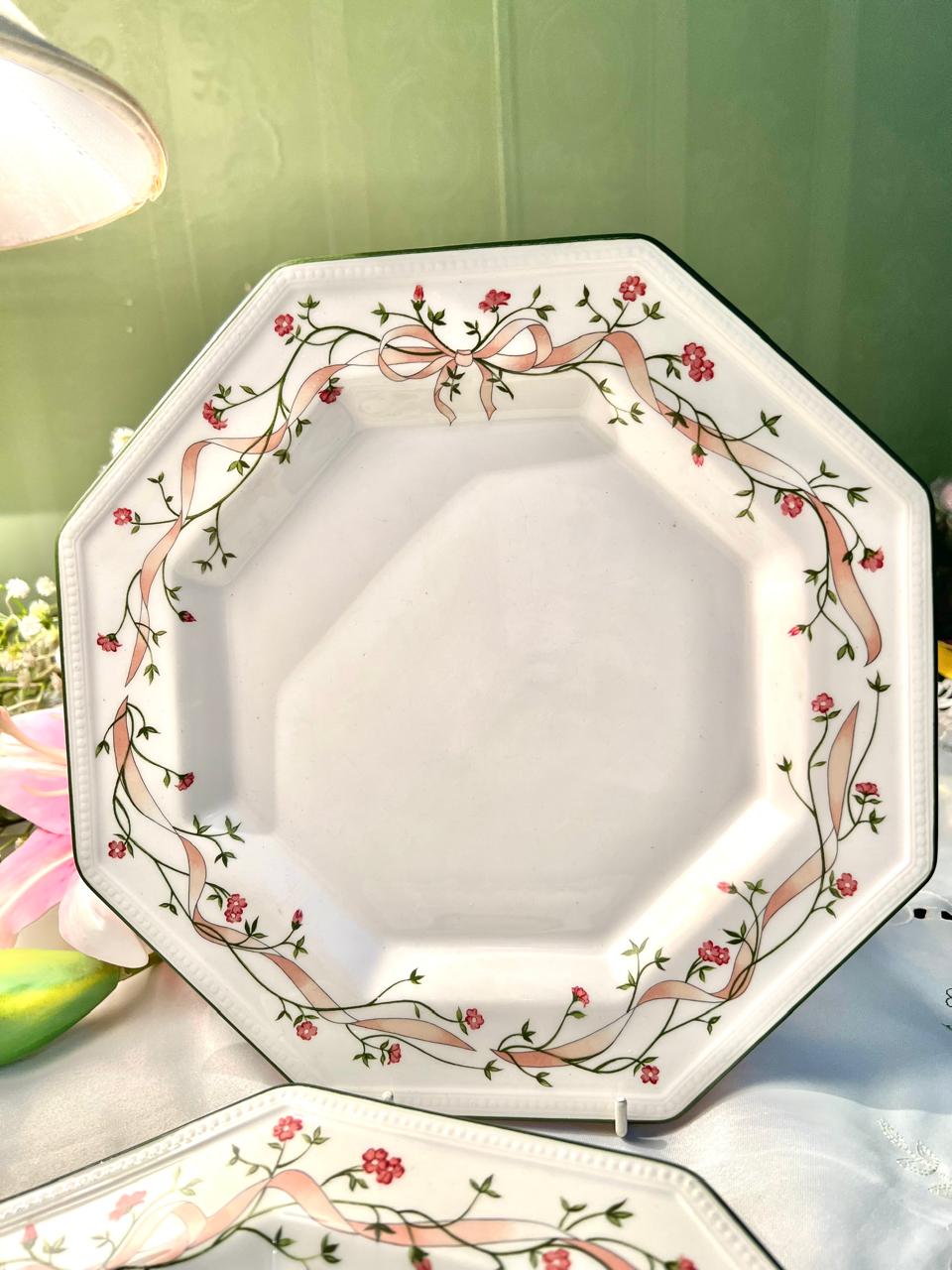 Johnson Brothers Eternal Beau 4 Dinner Plates 10in