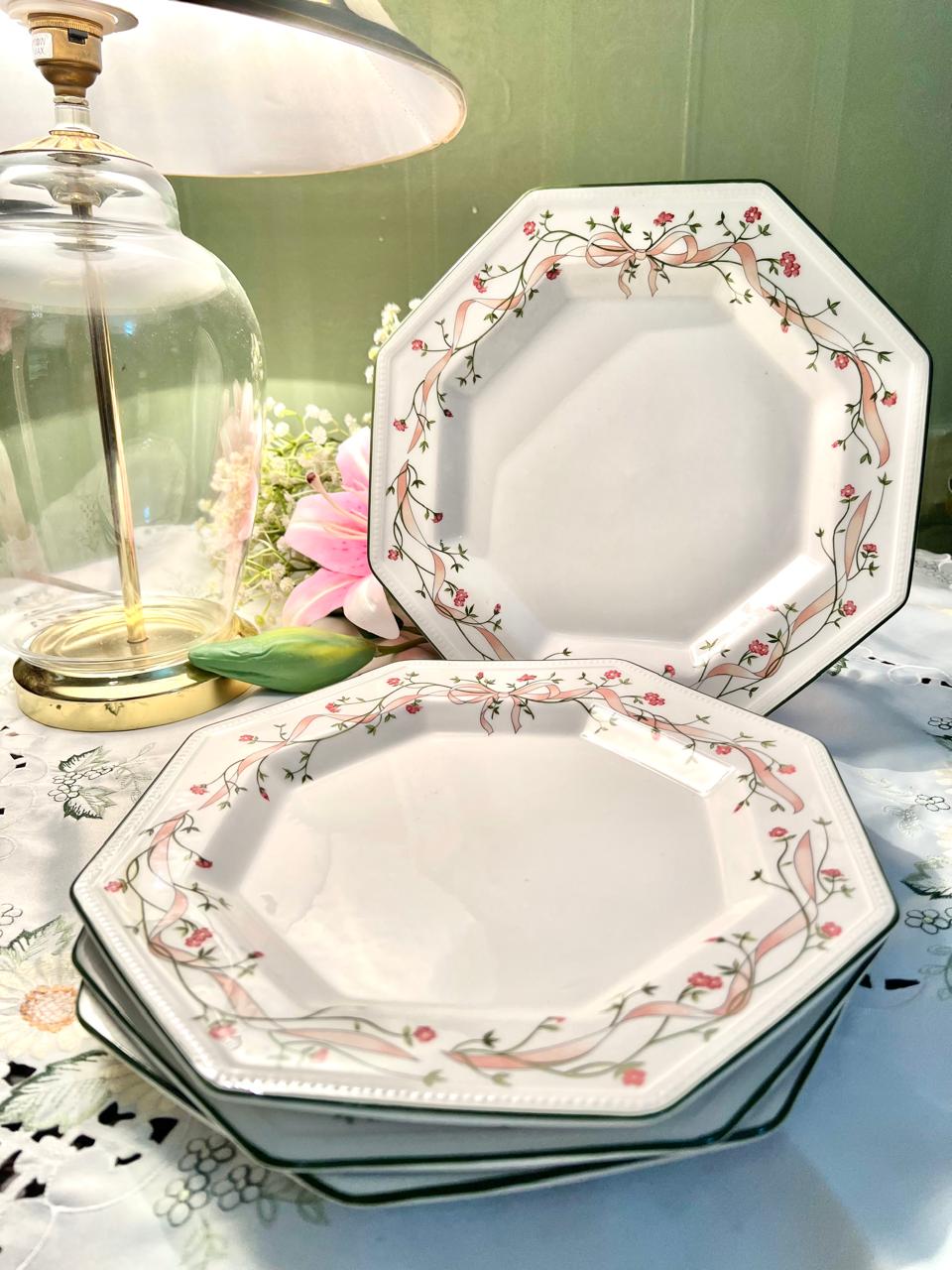 Johnson Brothers Eternal Beau 4 Dinner Plates 10in