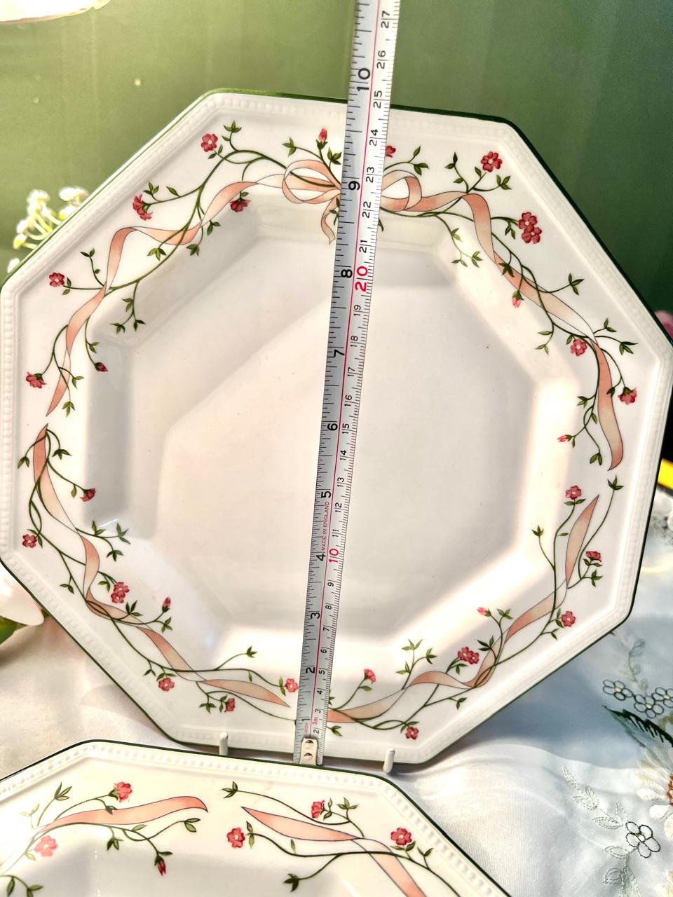 Johnson Brothers Eternal Beau 4 Dinner Plates 10in