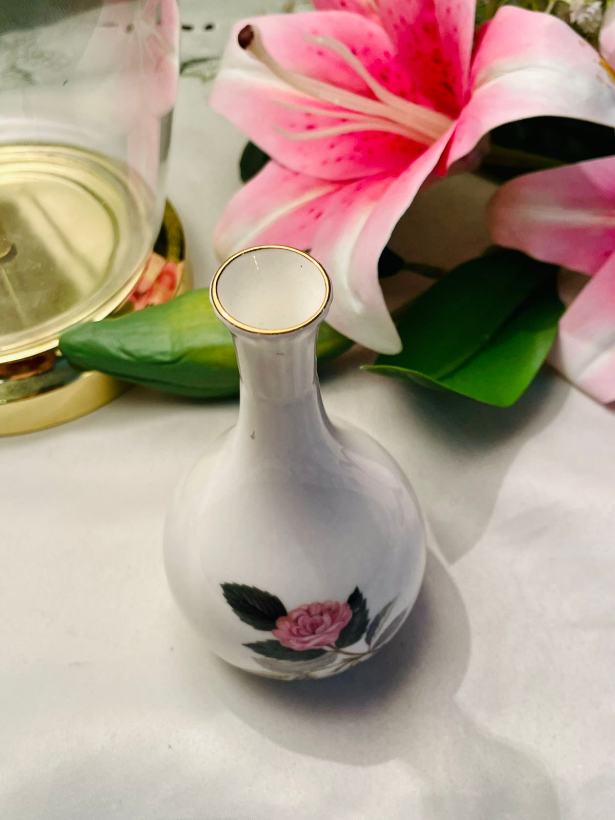 Wedgwood Hathaway Rose Bone China Bud Vase – 5.25in