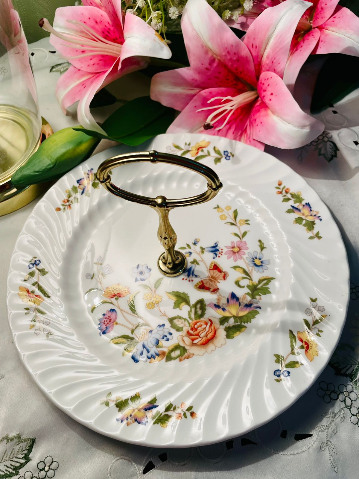 Aynsley Cottage Garden Bone China Serving Tier Platter with Gold Handle – 10in
