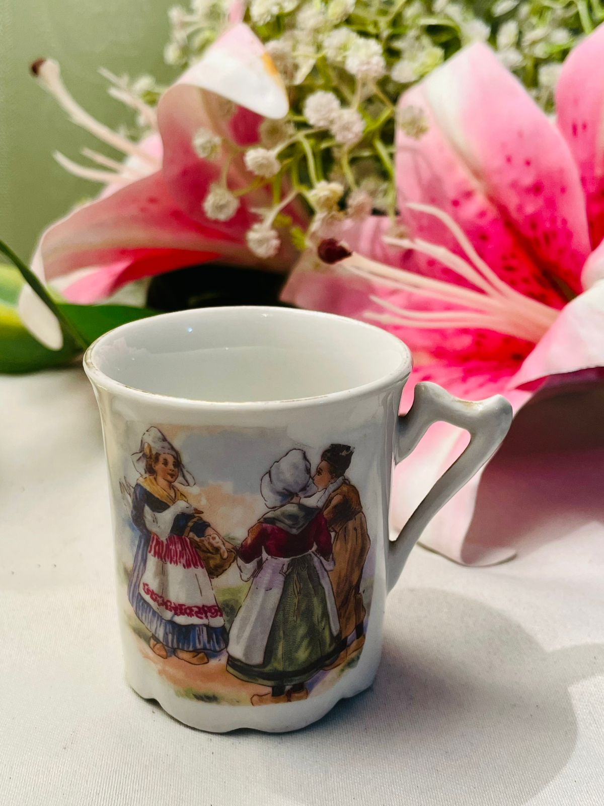 Vintage Scenic Mug Traditional Dress Design