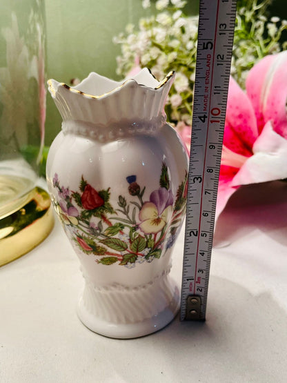 Aynsley Wild Tudor White Floral Vase Gold Trim Scalloped Rim