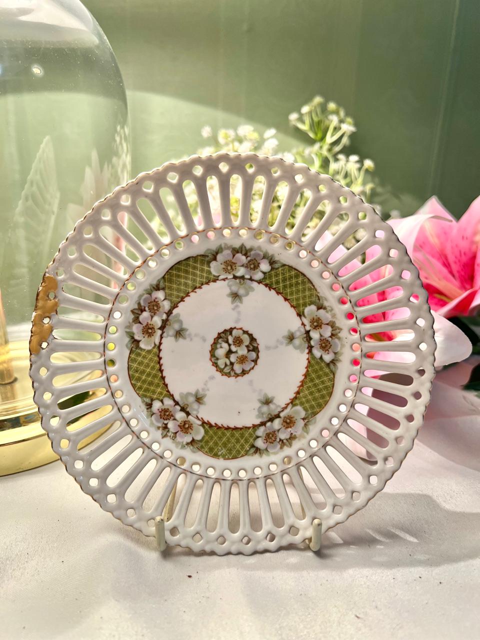 Floral Porcelain Pierced Rim Decorative Wall Plate 15cm