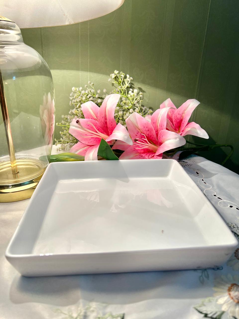 White Square Oven-Safe Ceramic Baking Dish 24cm