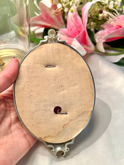 Gold-Toned Oval Photo Frame – Approx. 5.5 Inch