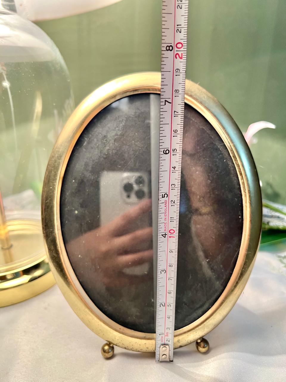 Gold-Toned Oval Photo Frame – Approx. 8 Inch