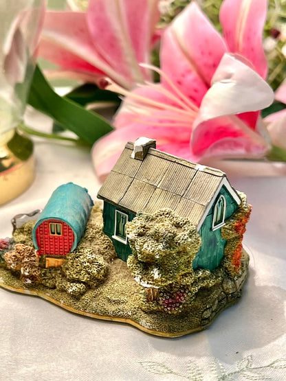 Miniature Cottage & Caravan Garden Scene Approx. 10 cm