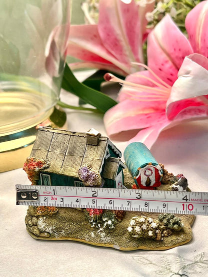 Miniature Cottage & Caravan Garden Scene Approx. 10 cm