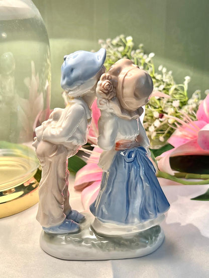 Ceramic Victorian Couple Figurine Approx. 17 cm