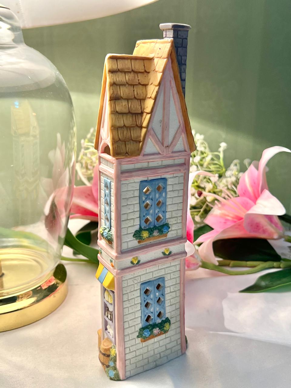Miniature Grocery Shop Building Decor Approx. 24 cm