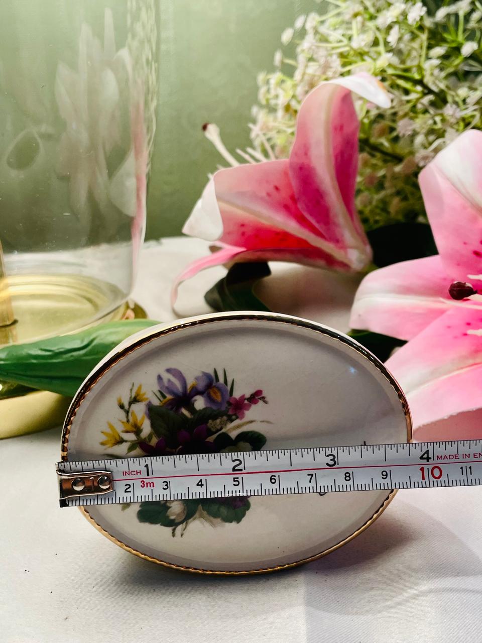 Floral Oval Ceramic Trinket Box with Gold Trim – 4 in