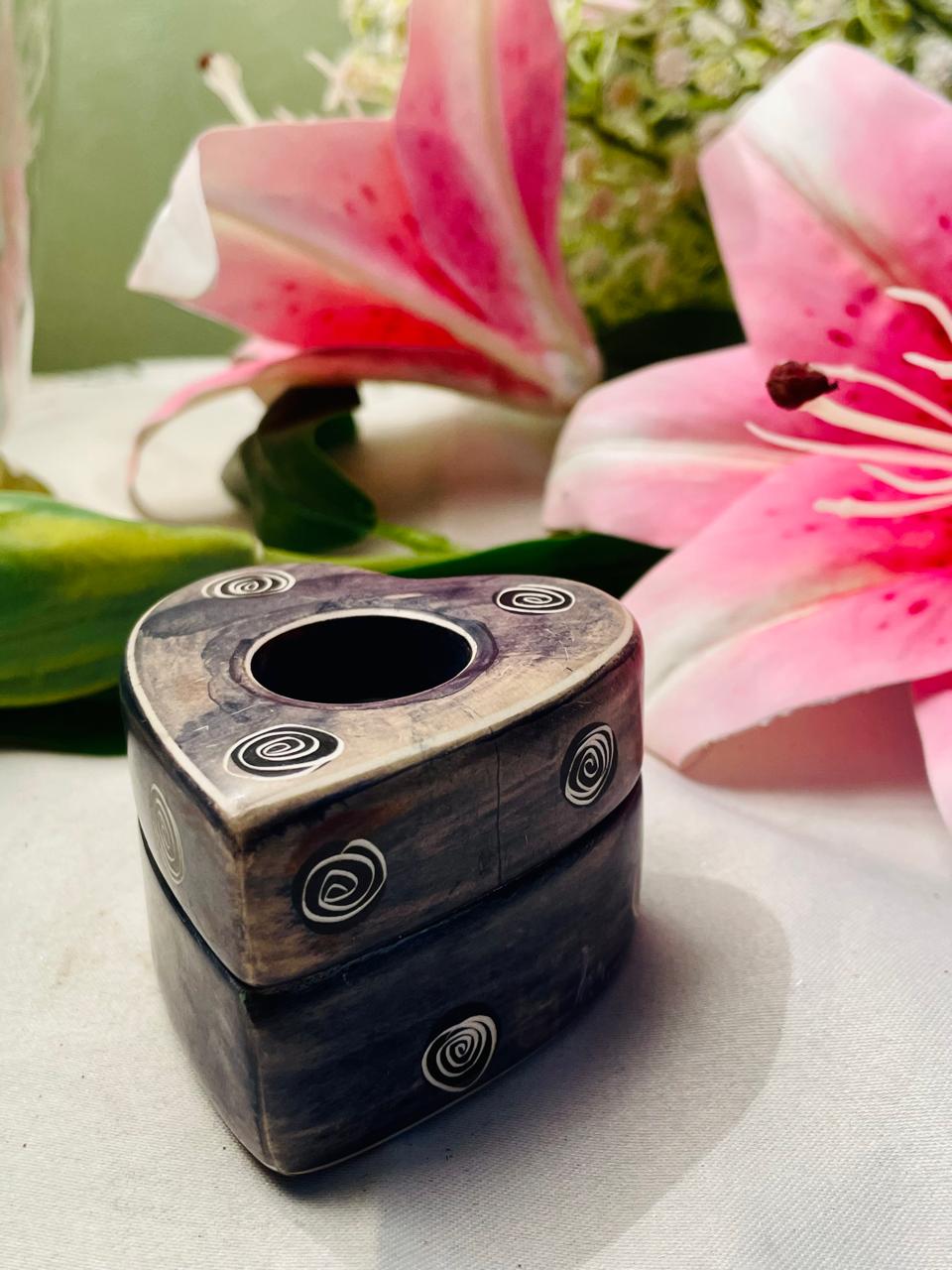 Heart-Shaped Ceramic Trinket Box with Cut-Out Lid – 3 in