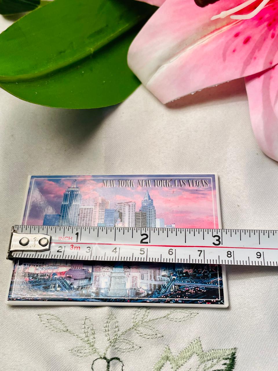 New York-New York Las Vegas Souvenir magnet Approx. 9 cm