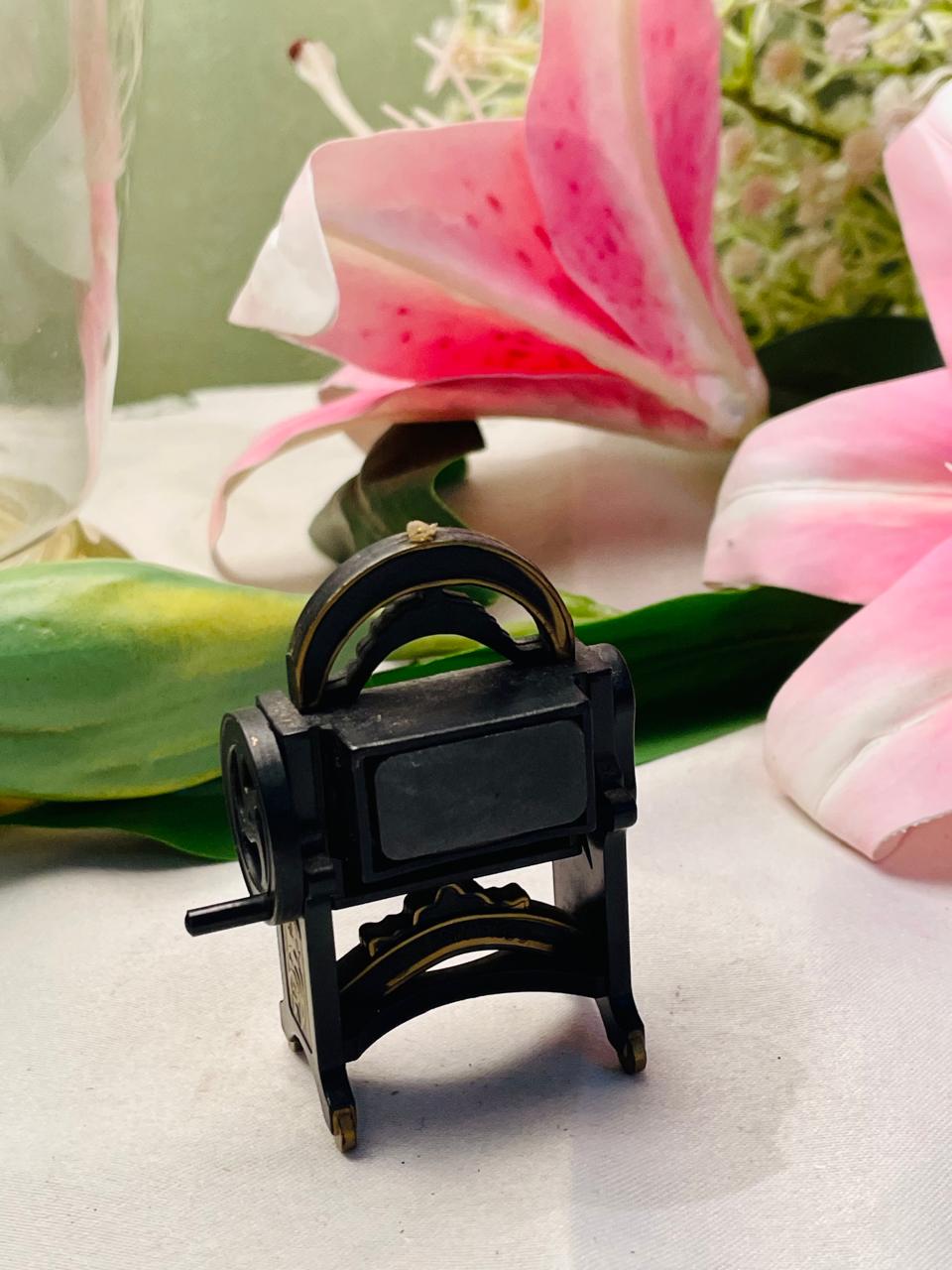 T. Bradford & Co London 1870 Miniature Printing Press – 3 in