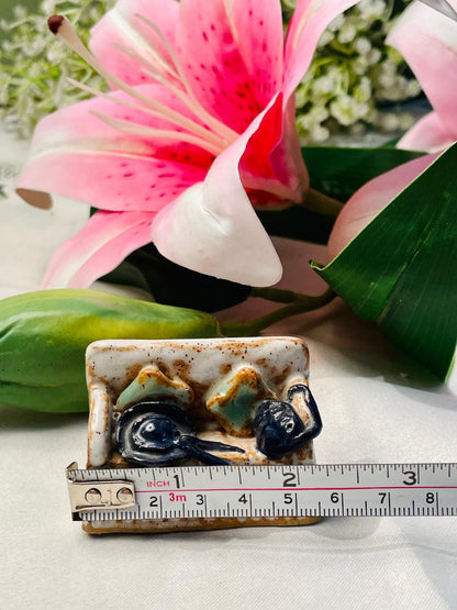 Miniature Ceramic Kitchen Utensil Plaque Approx. 8 cm