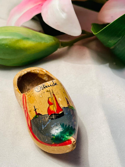 Vintage Ostende Hand-Painted Wooden Clog Souvenir Approx. 9 cm