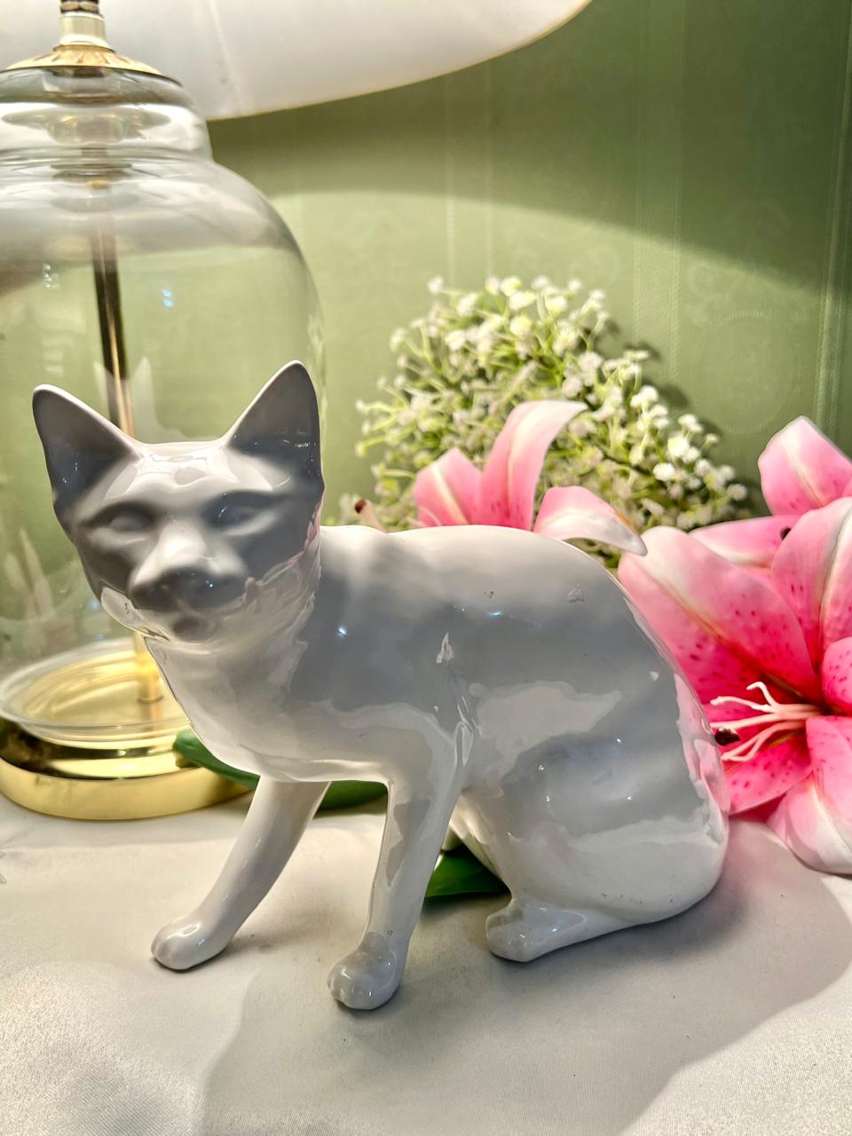 White Cat Figurine Glossy Decorative Home Accent 7.5"