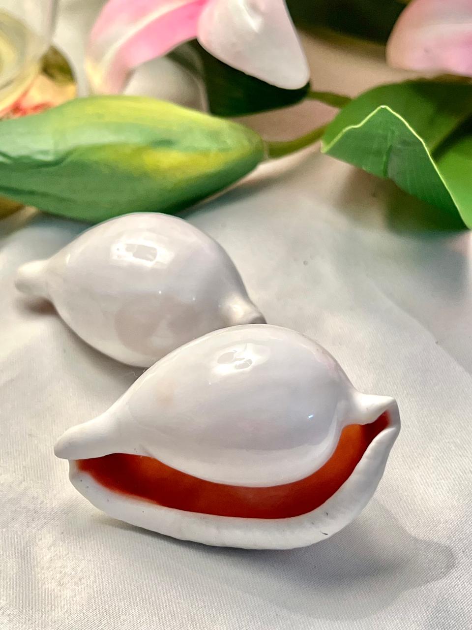 Vintage White Shell Figurines Set of 2, Approx. 2.5 in