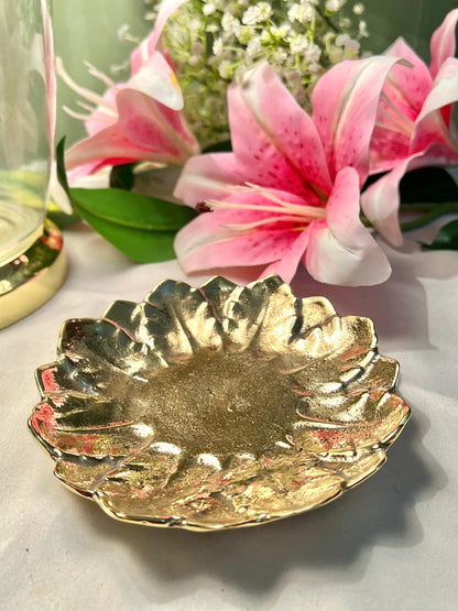 Brass Leaf-Edge Decorative Dish 5 in