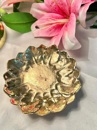 Brass Leaf-Edge Decorative Dish 5 in