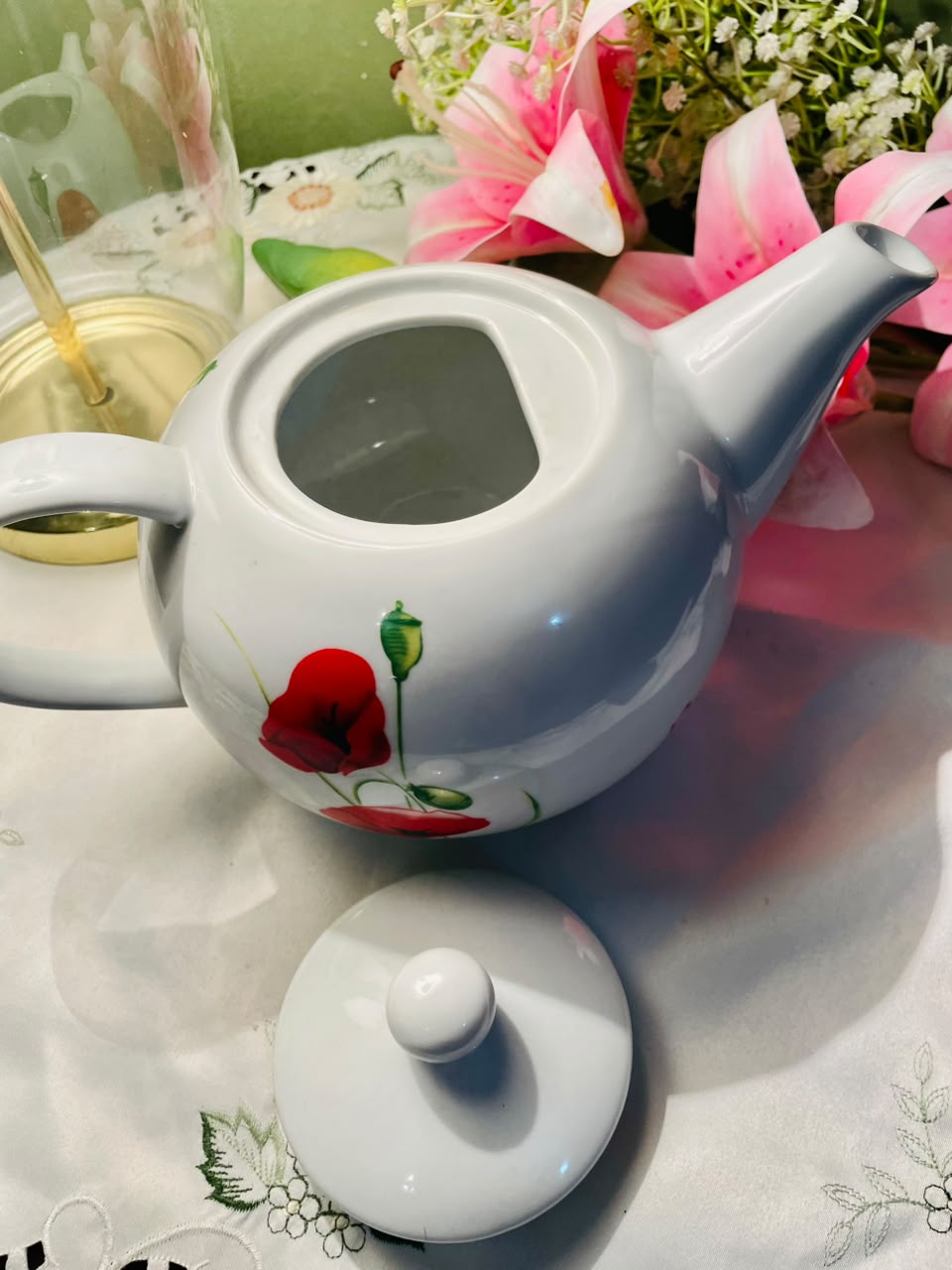 Vintage White Poppy Teapot with Lid, Approx. 9 in