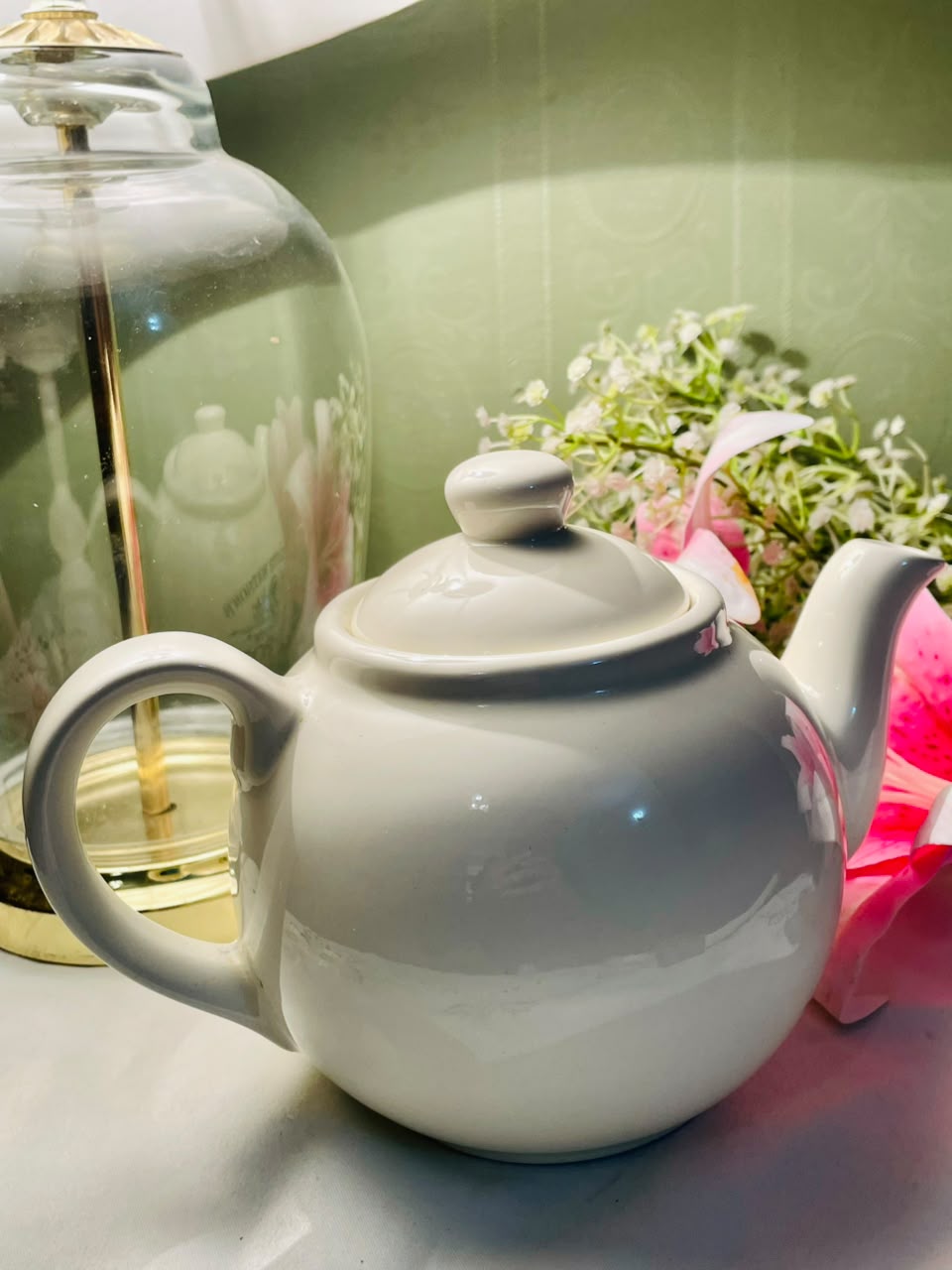 Vintage Plain White Teapot with Lid, Approx. 6 in