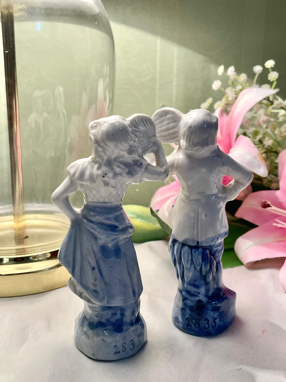 Vintage Blue & White Ceramic Couple Figurines Set of 2, 13 cm