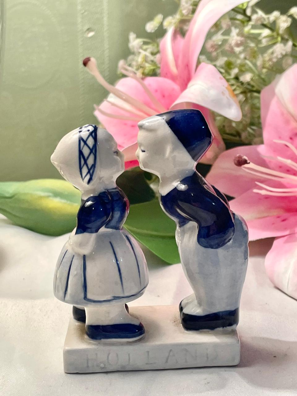 Blue & White Dutch Couple Figurine – 4 Inch