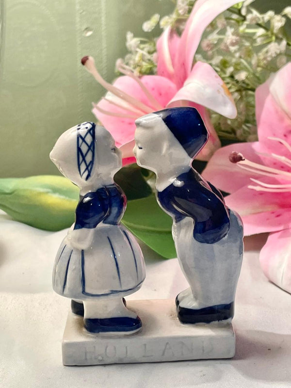 Blue & White Dutch Couple Figurine – 4 Inch