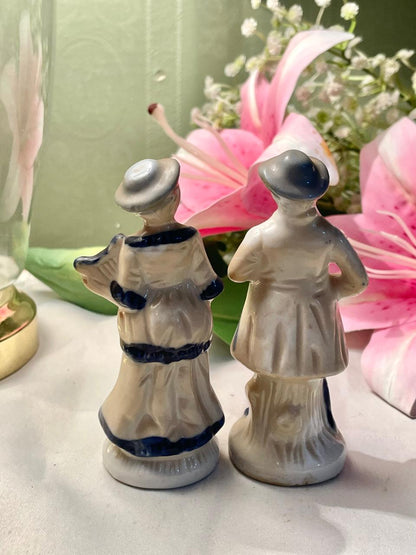 Blue & White Traditional Couple Figurines – 2 Piece Set