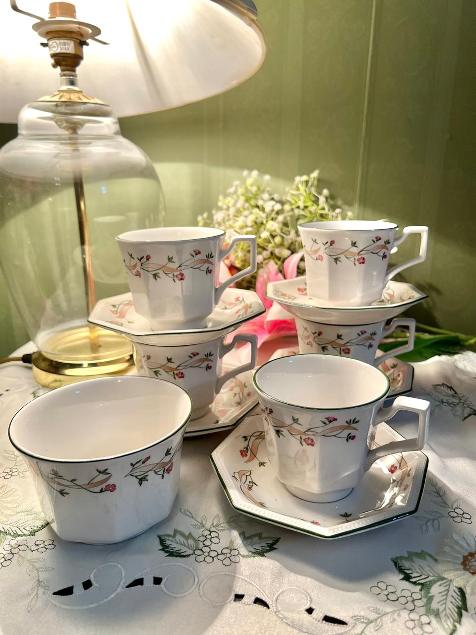 Johnson Bro’s Eternal Beau Cup & Saucer Set, 11-Piece, 3.5 in