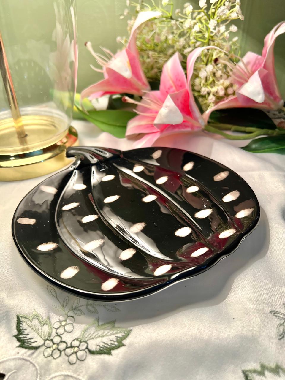 Hand Painted Sapota Group Black Pumpkin Ceramic Platter, 1-Piece, 8.5 in