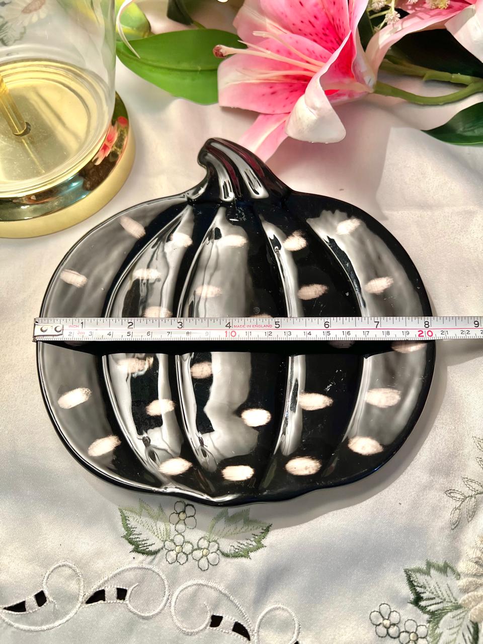 Hand Painted Sapota Group Black Pumpkin Ceramic Platter, 1-Piece, 8.5 in