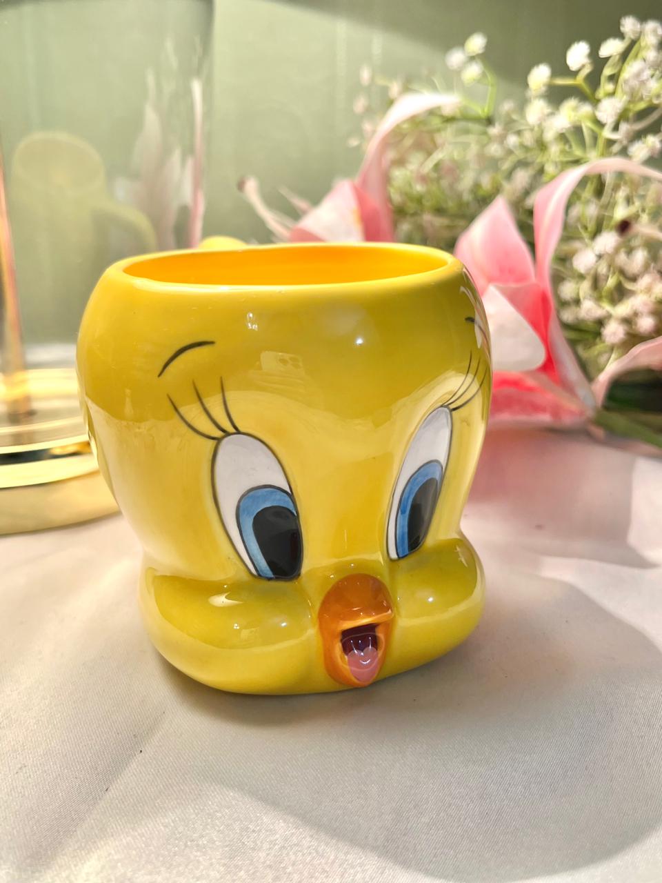 Hand Painted Applause Warner Bros Tweety Yellow Ceramic Mug, 1-Piece, 4 in