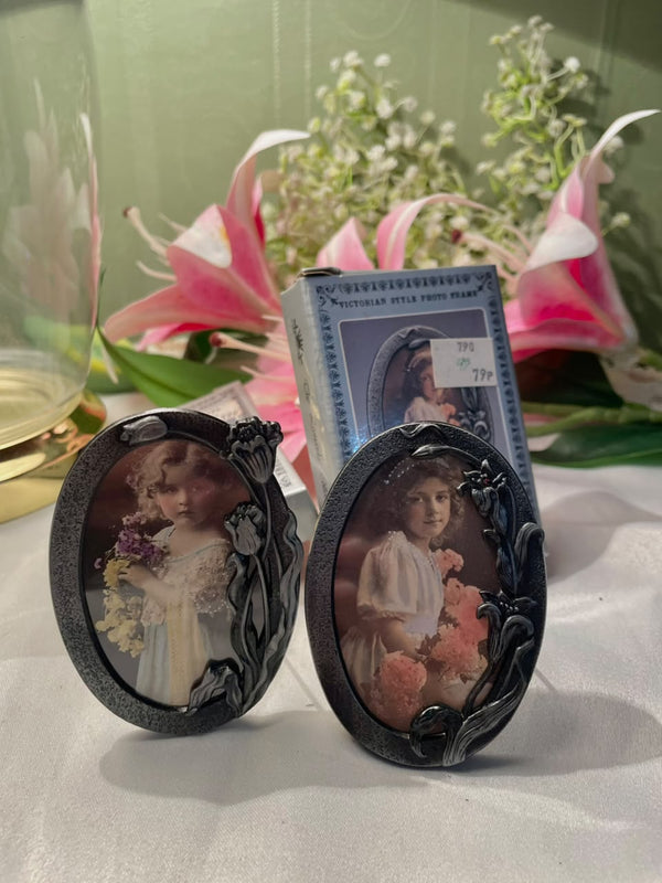 Leonardo Victorian Style Oval Photo Frames, 2-Piece, Approx. 3.5 in
